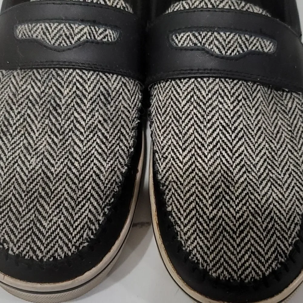 Globe loafers chevron